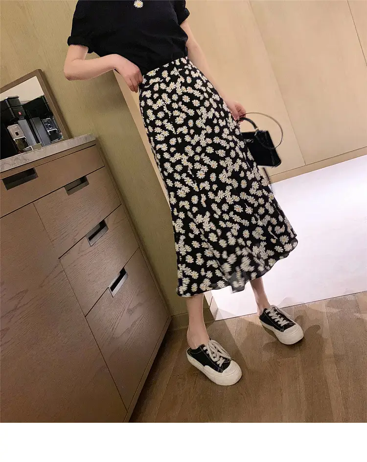 Women Daisy Printed Midi Skirt T-Shirt Set Black — feature 23