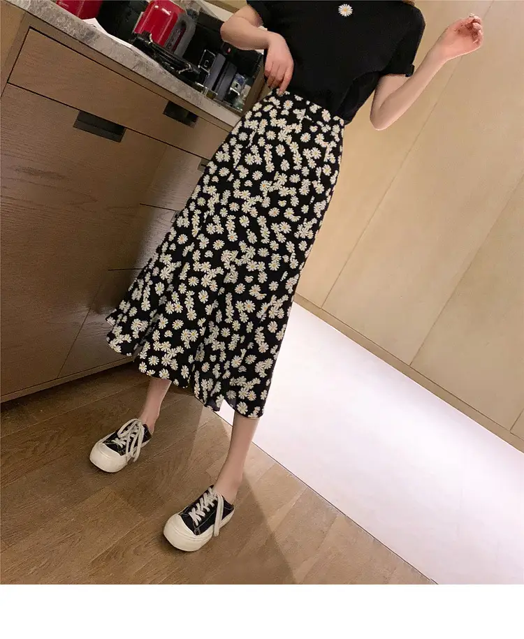 Women Daisy Printed Midi Skirt T-Shirt Set Black — feature 24