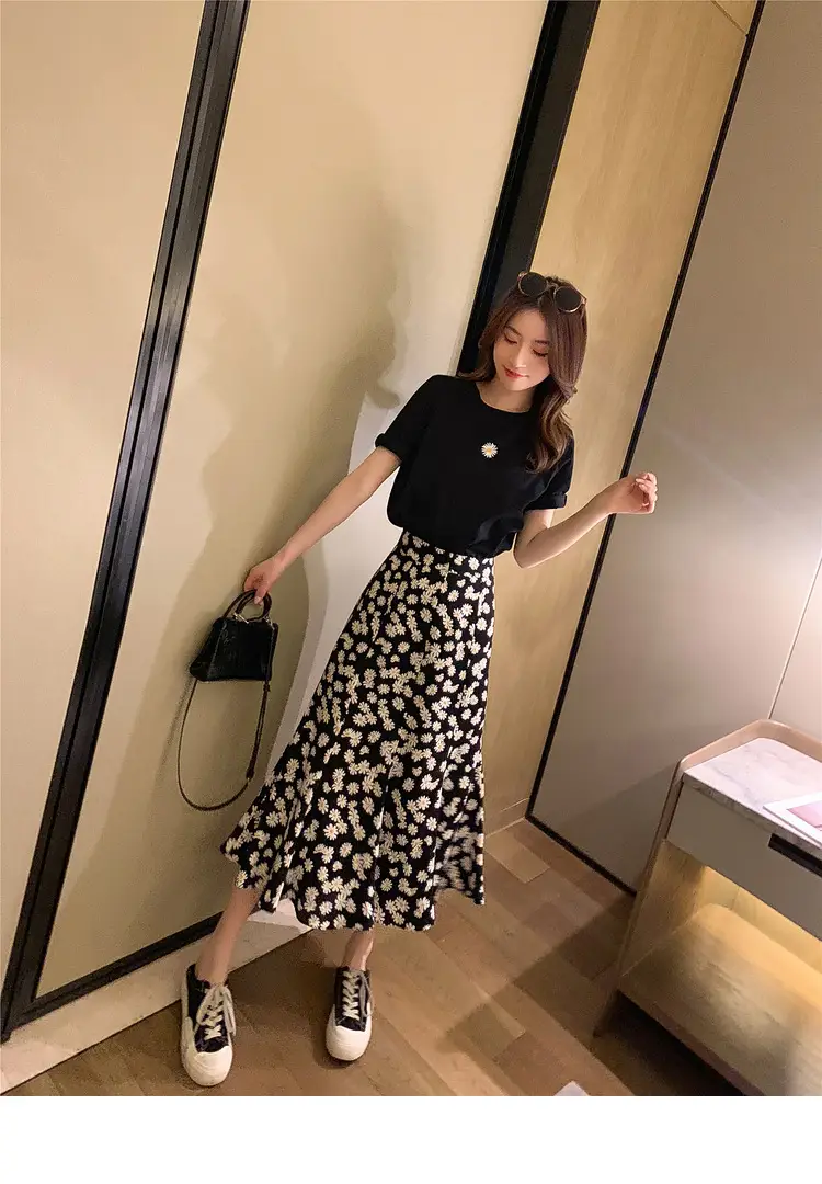 Women Daisy Printed Midi Skirt T-Shirt Set Black — feature 29