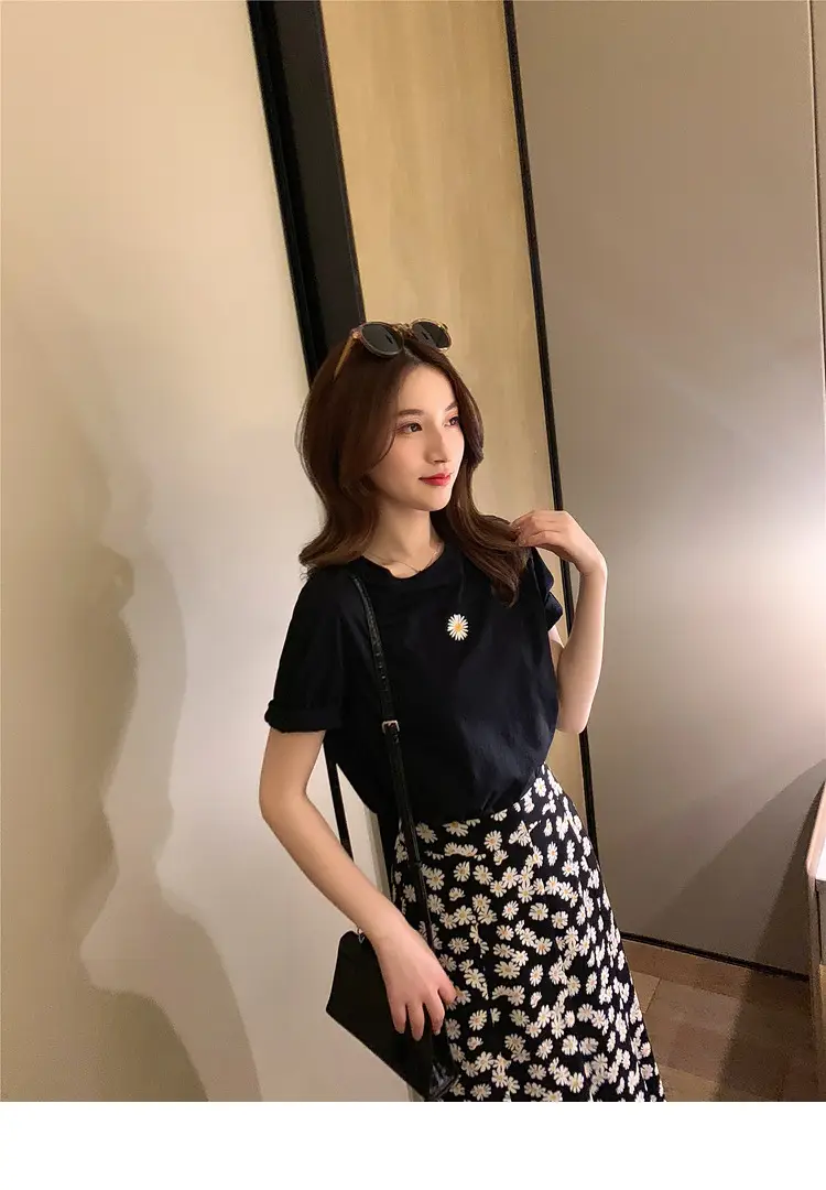 Women Daisy Printed Midi Skirt T-Shirt Set Black — feature 31