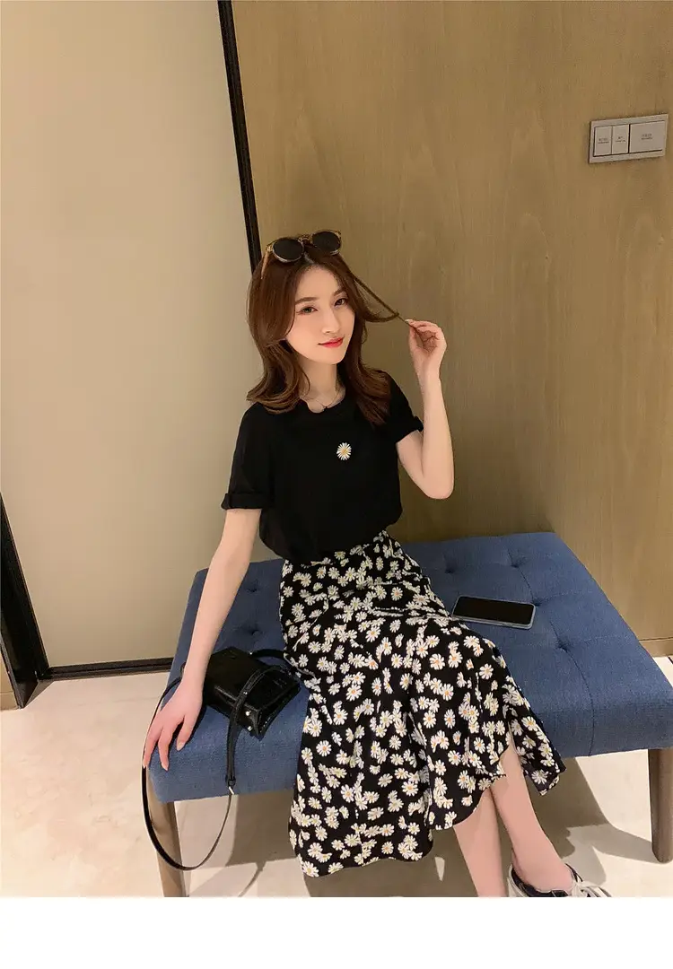 Women Daisy Printed Midi Skirt T-Shirt Set Black — feature 36