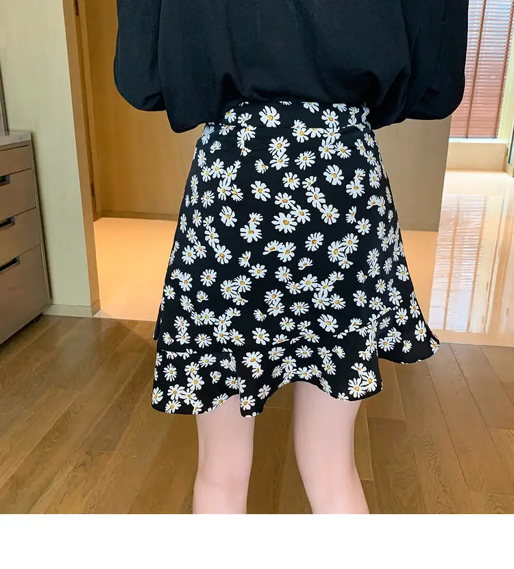 Women Daisy Printed Midi Skirt T-Shirt Set Black — feature 38