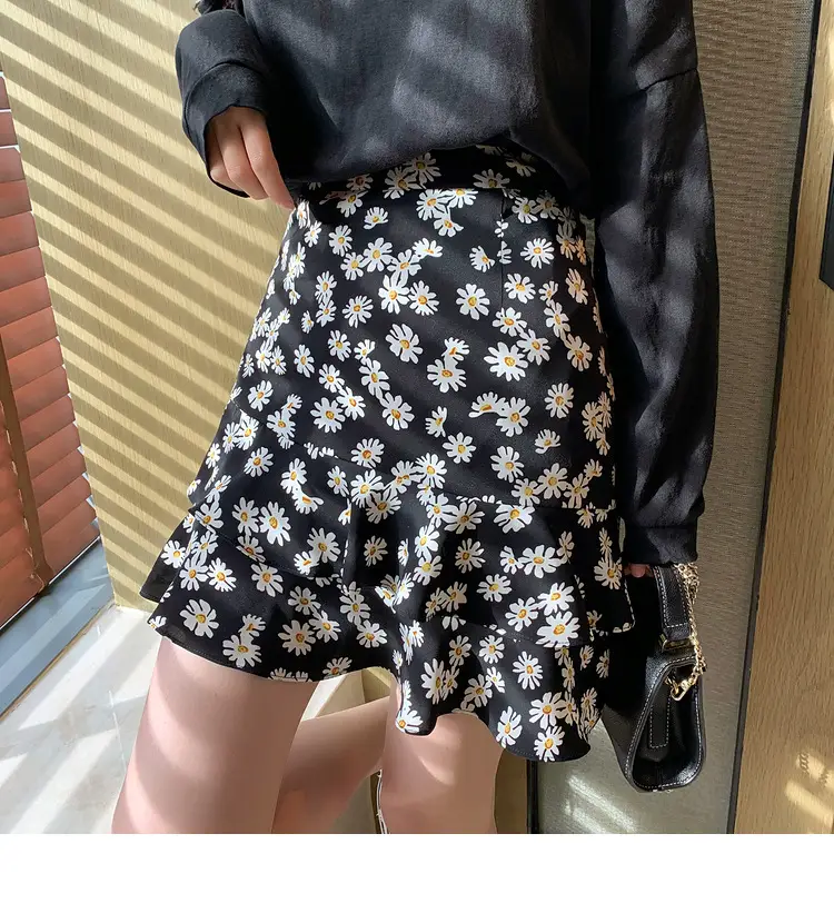 Women Daisy Printed Midi Skirt T-Shirt Set Black — feature 39