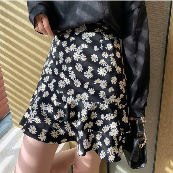 Women Daisy Printed Midi Skirt T-Shirt Set Black - Image 2