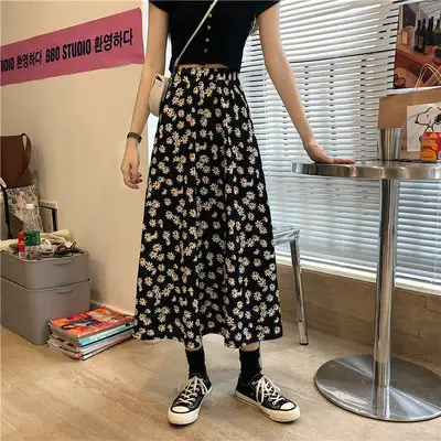 Women Daisy Printed Midi Skirt T-Shirt Set Black - Image 3