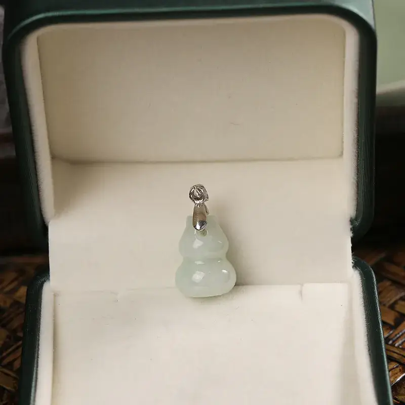 Chinese Style Jade Gourd Pendant Women's Natural Arous White - Image 4