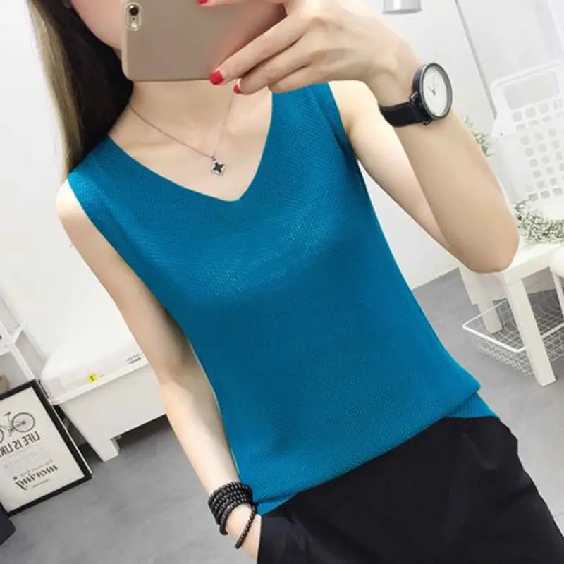 Summer V-Neck Knitted Vest Solid Color Slimming - Image 8