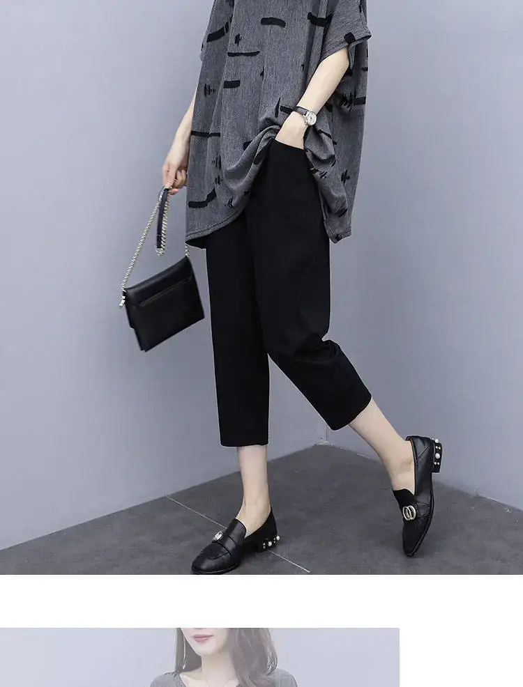 Plus Size Women's Gray Printed T-Shirt & Capri Pants Set — feature 8