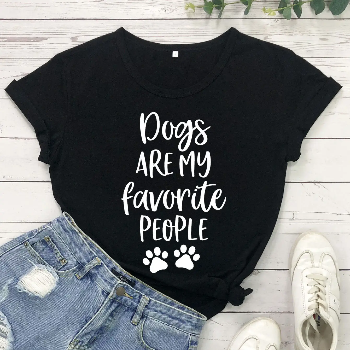 Dogs Are My Favorite People T-Shirt Maroon