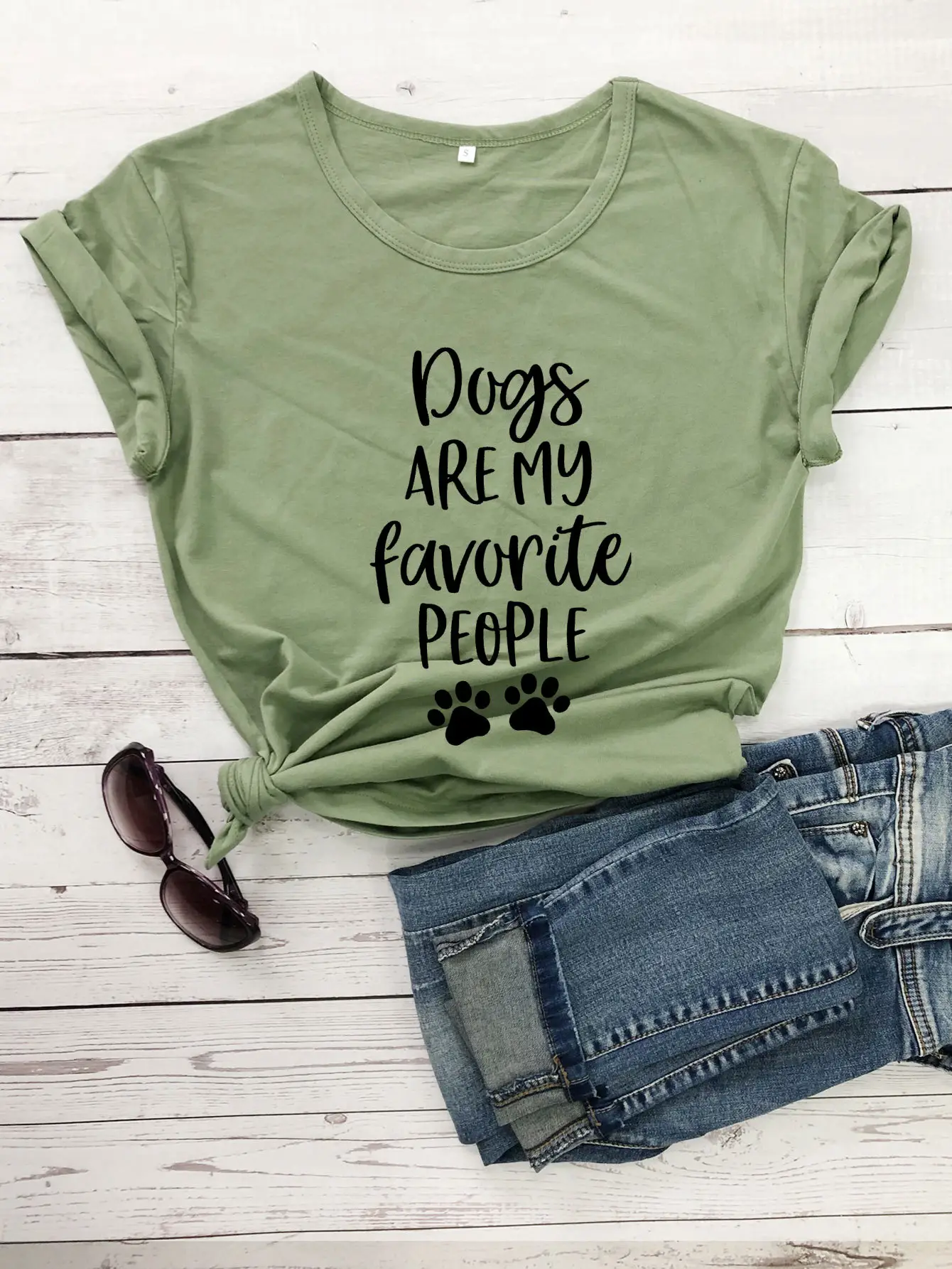 Dogs Are My Favorite People T-Shirt Maroon