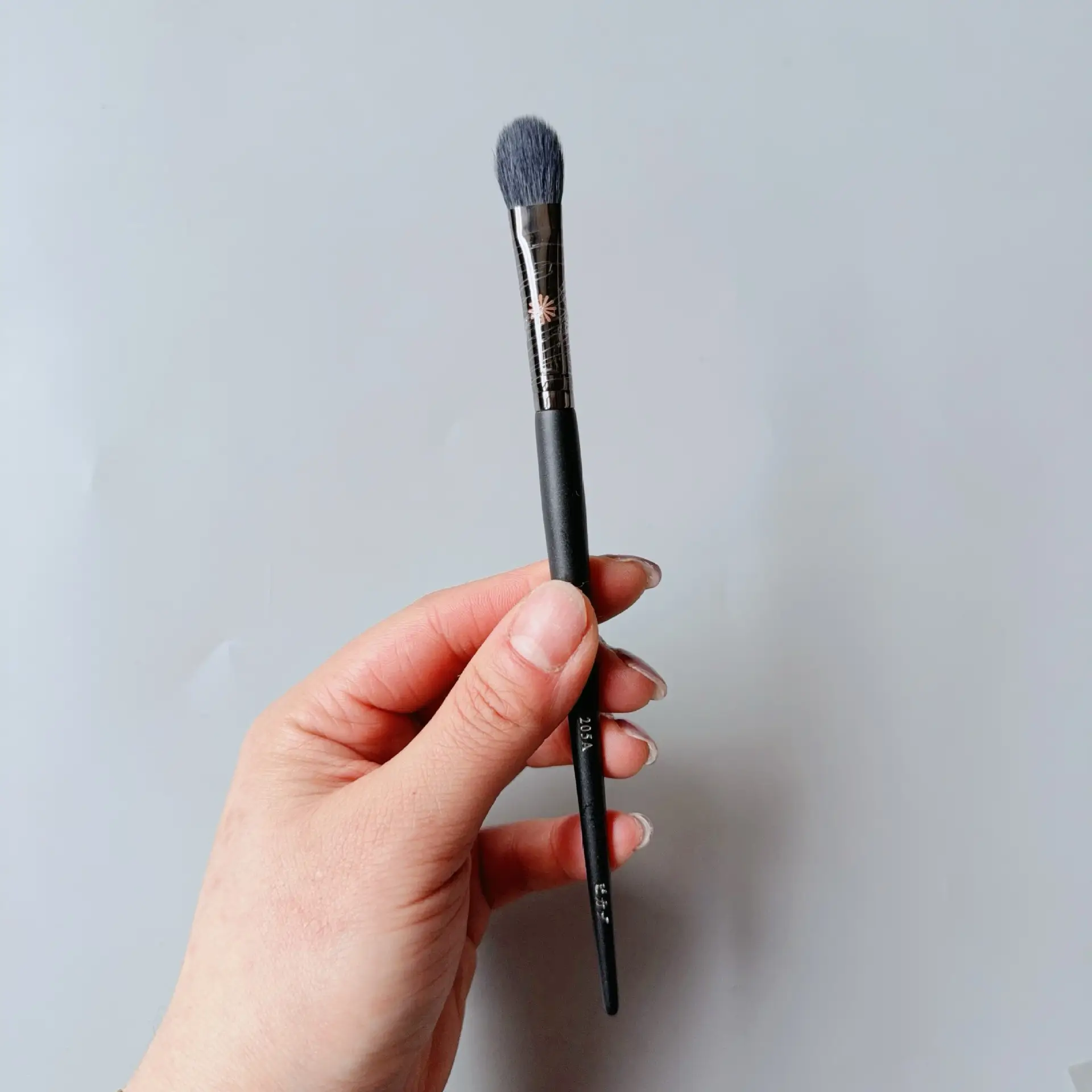 205A Large Eyeshadow Brush
