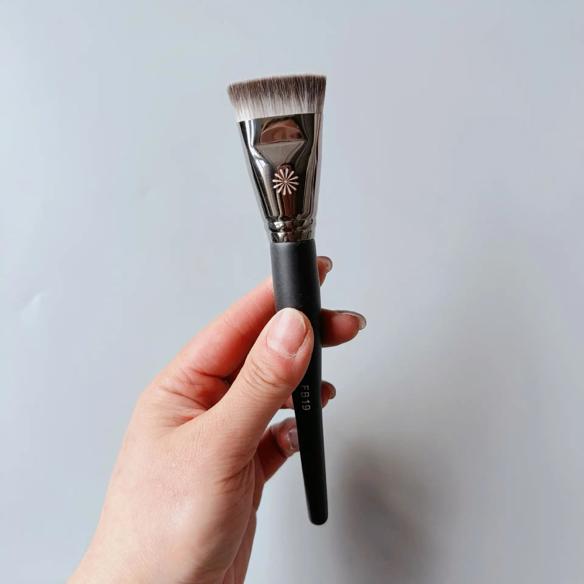 FB19 Flat Foundation Brush