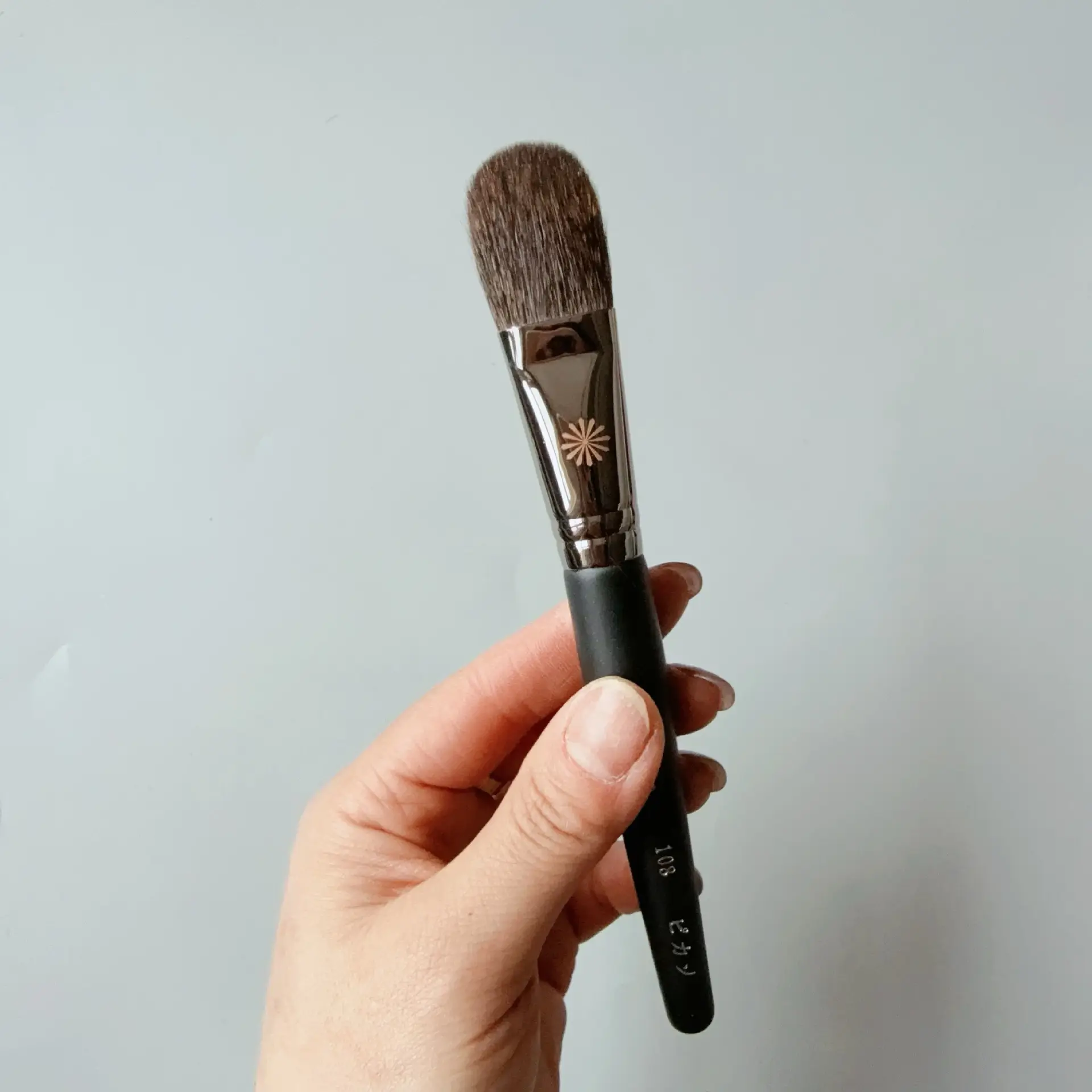 108 flat head blush brush