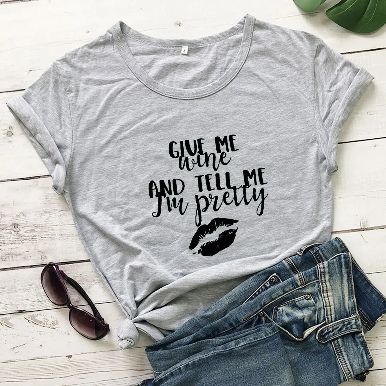 Maroon T-Shirt "Give Me Wine and Tell Me I'm Pretty"