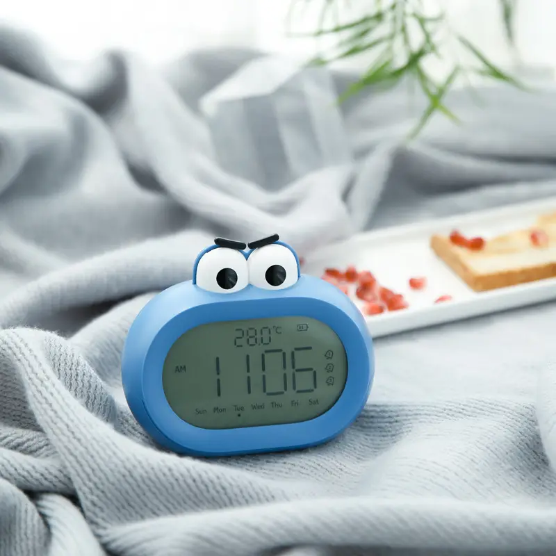 Factory New Cartoon Alarm Clock Blue 10:08 - Image 4