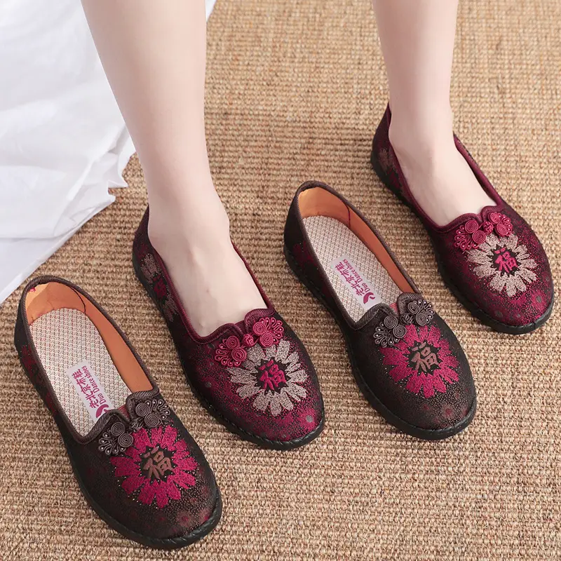 Old Beijing Cloth Shoes for Women, Spring Style, Soft Sole, Breathable, Shoes for Mothers and Elderly Women, Grandma Shoes, Large Size Shoes for Middle-Aged and Elderly Women, Floral Design