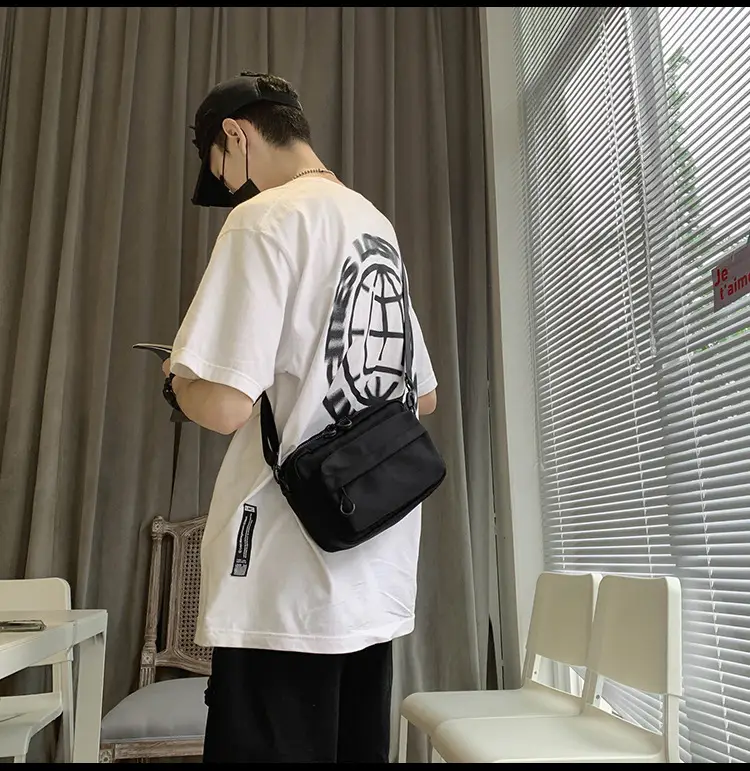 Men's Black Mesh Zip Bag with Heart Design — feature 7