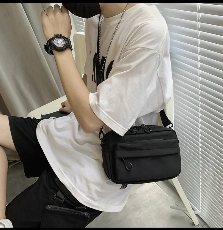 Men's Black Mesh Zip Bag with Heart Design — feature 8