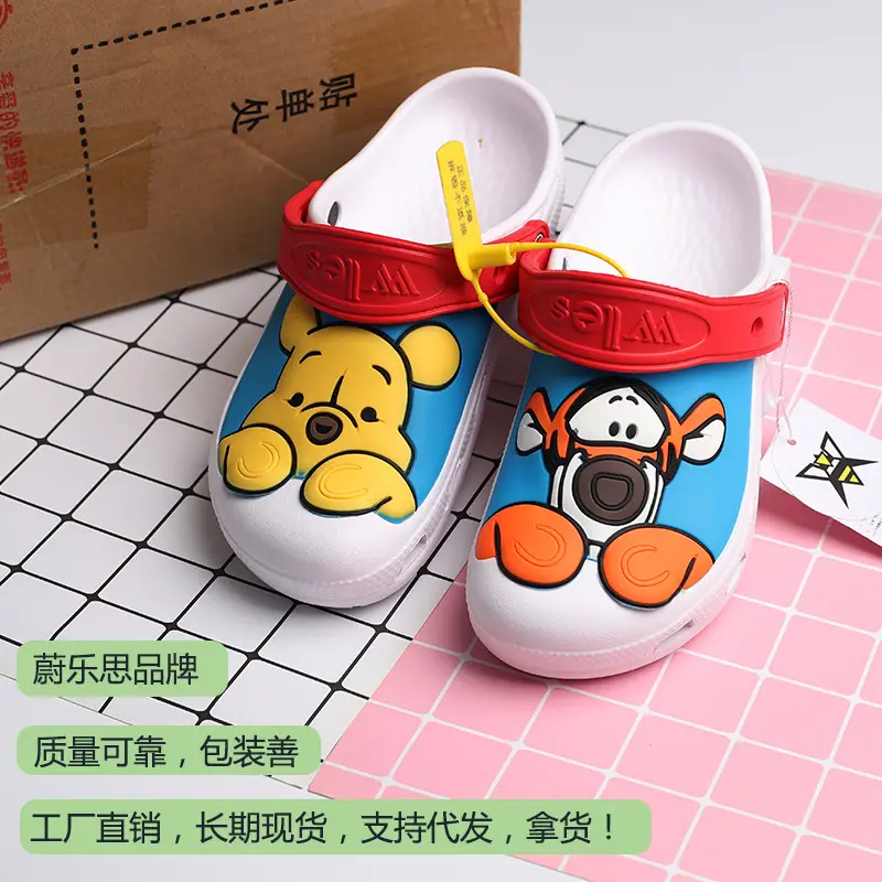 Summer Bear Mani Crocs Flat Sandals Women