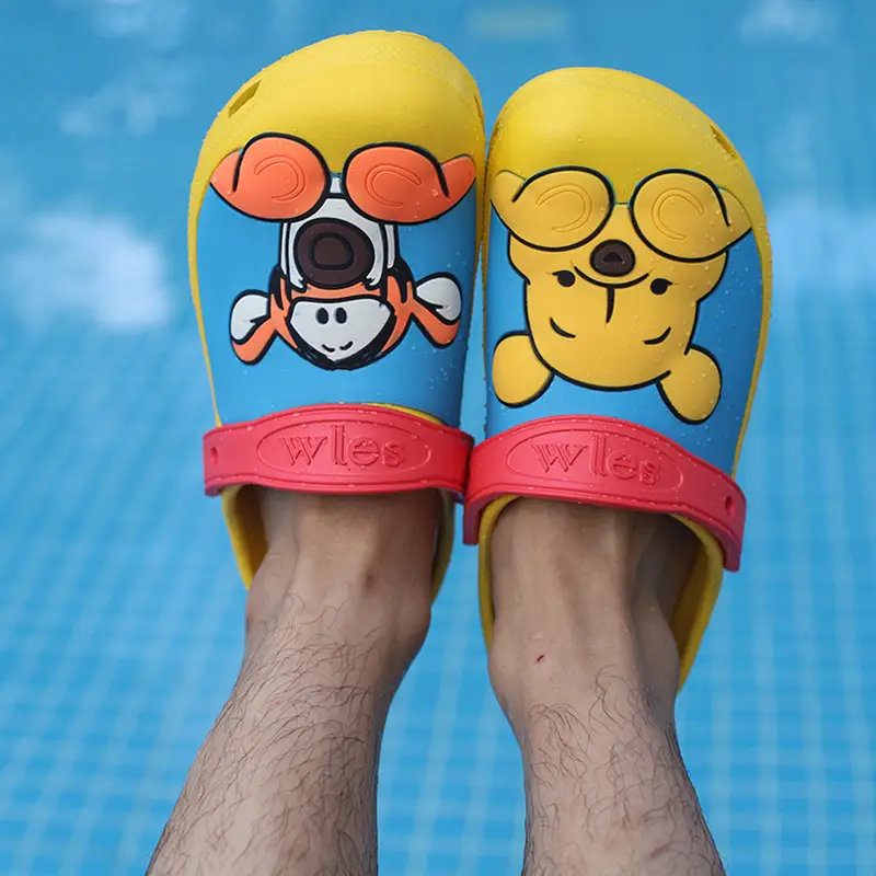 Summer Bear Mani Crocs Flat Sandals Women