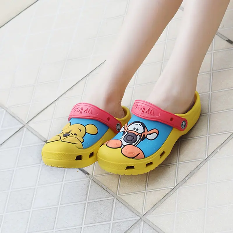 Summer Bear Mani Crocs Flat Sandals Women