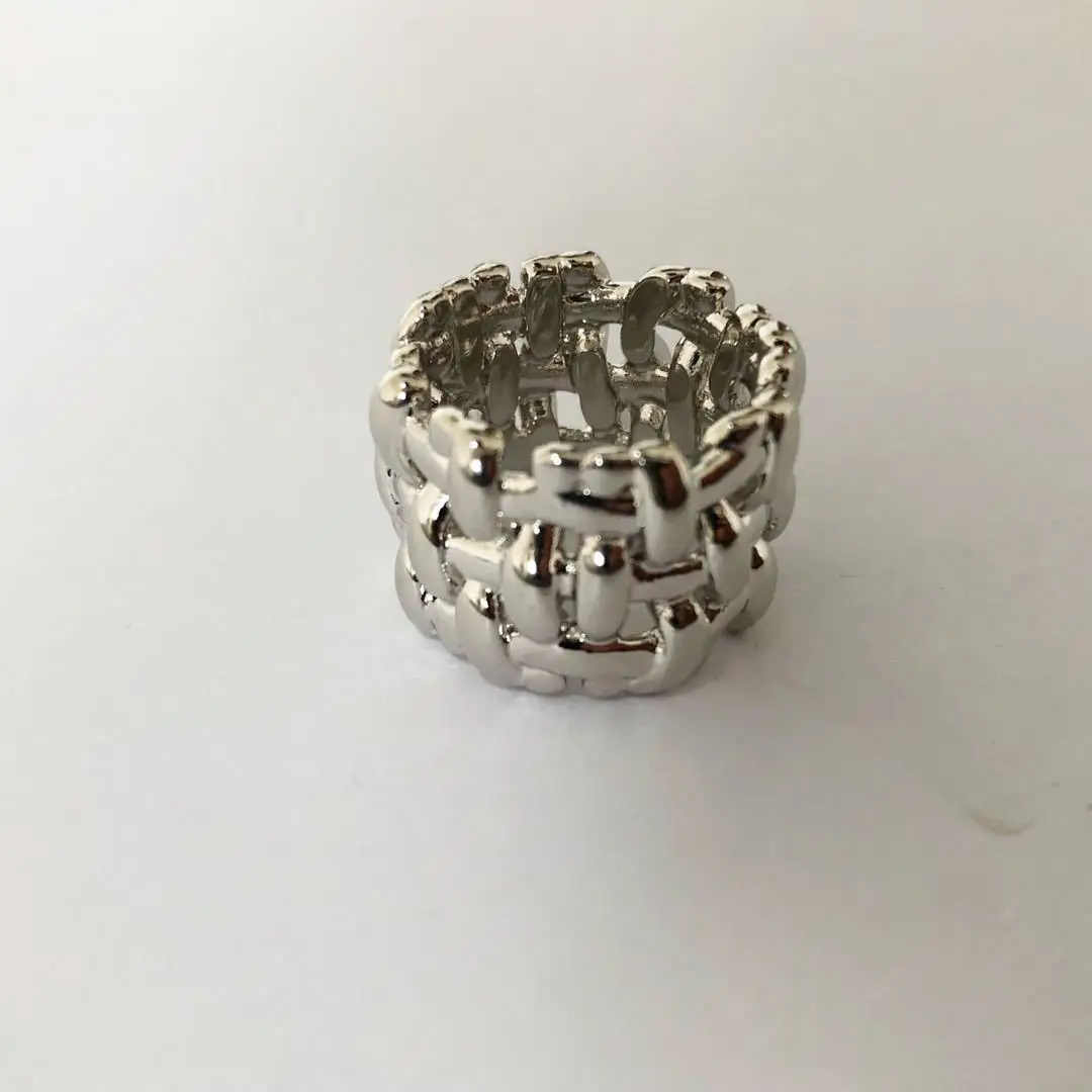 Qingdao Wind Woven Metal Rings Silver Gold - Image 2
