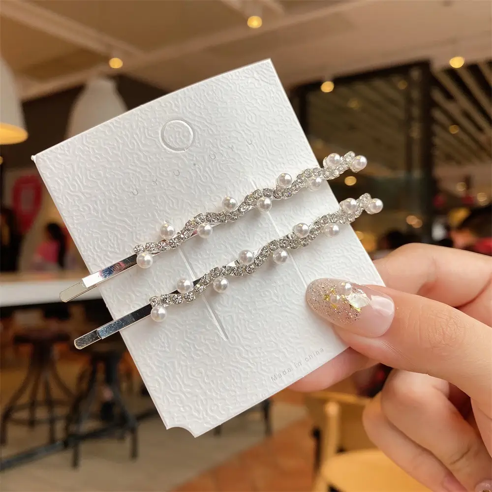 Pearl Hairpin with Rhinestones for Women - Image 2