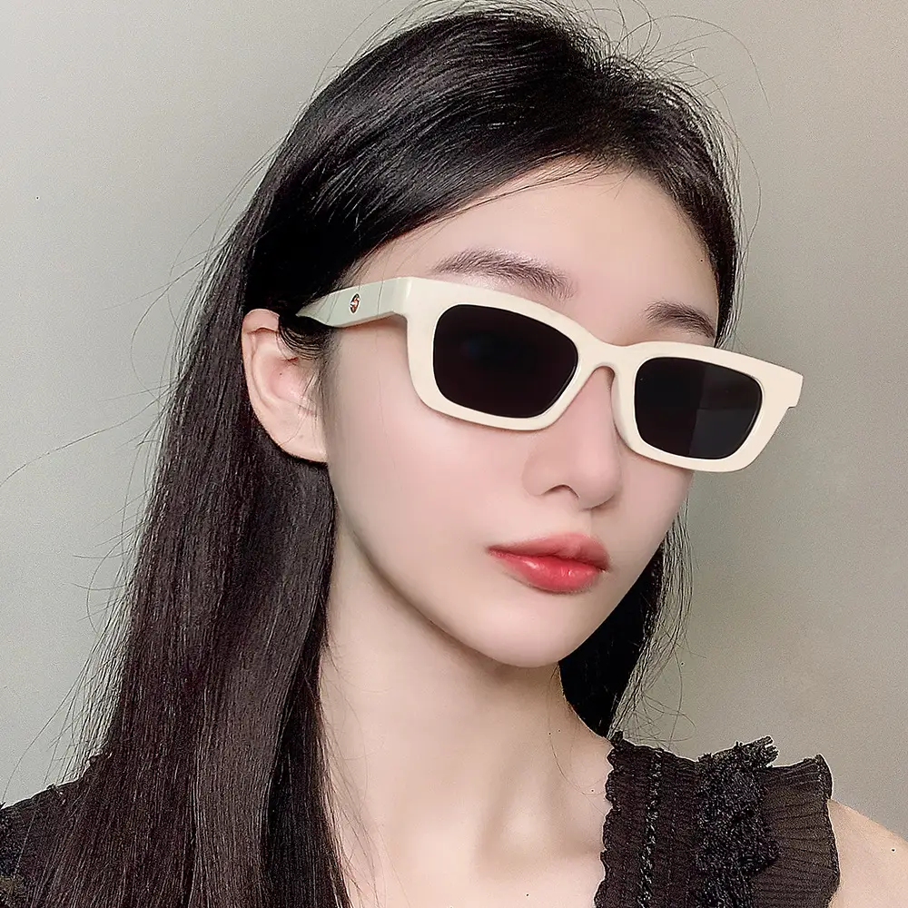 Retro Square Polarized Sunglasses Black 1996 - Image 8