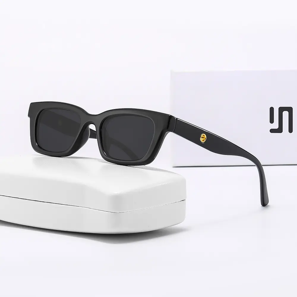 Retro Square Polarized Sunglasses Black 1996 - Image 9