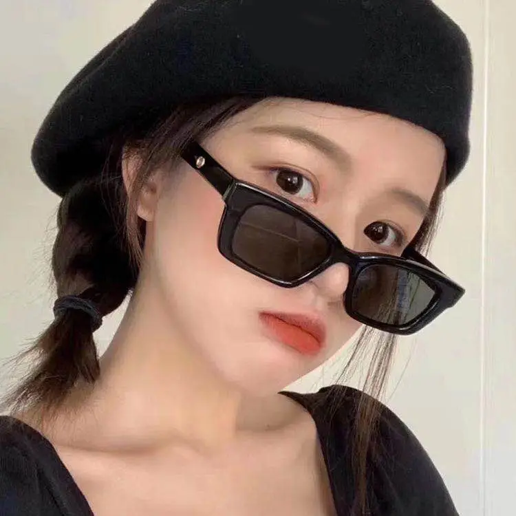 Retro Square Polarized Sunglasses Black 1996 — feature 10