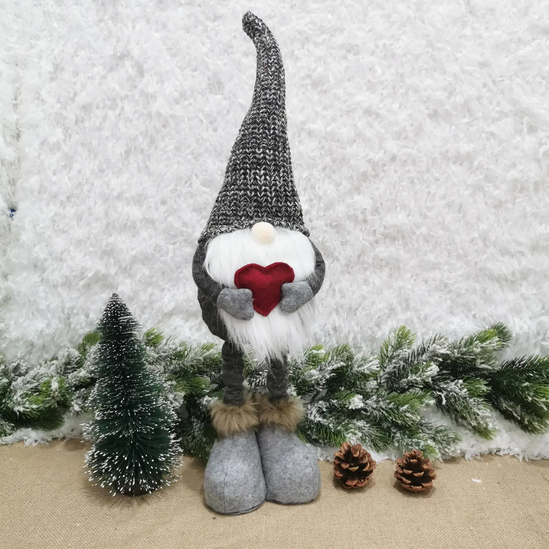 Nordic Cross-Border Love Faceless Doll Knitted Red Gray - Image 5