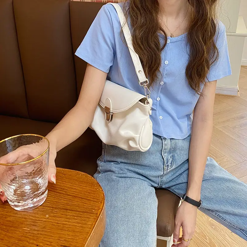 White Vintage Crossbody Bag for Women 2026 — feature 15