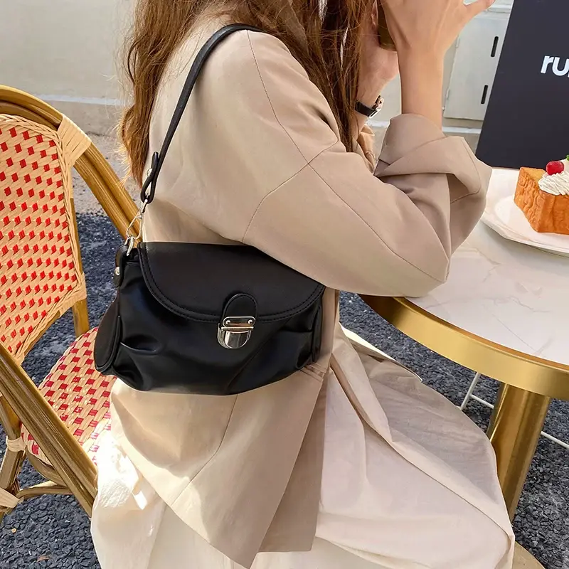 White Vintage Crossbody Bag for Women 2026 — feature 19
