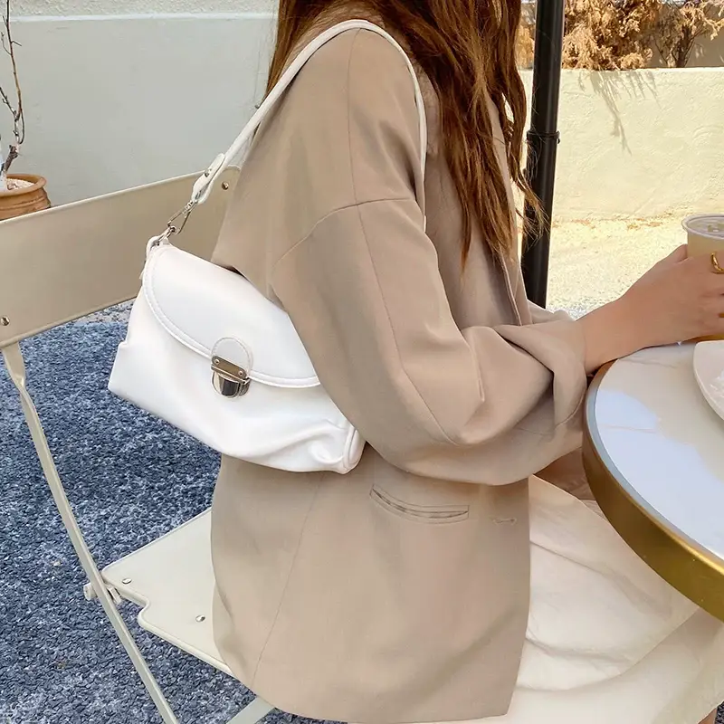 White Vintage Crossbody Bag for Women 2026 — feature 8