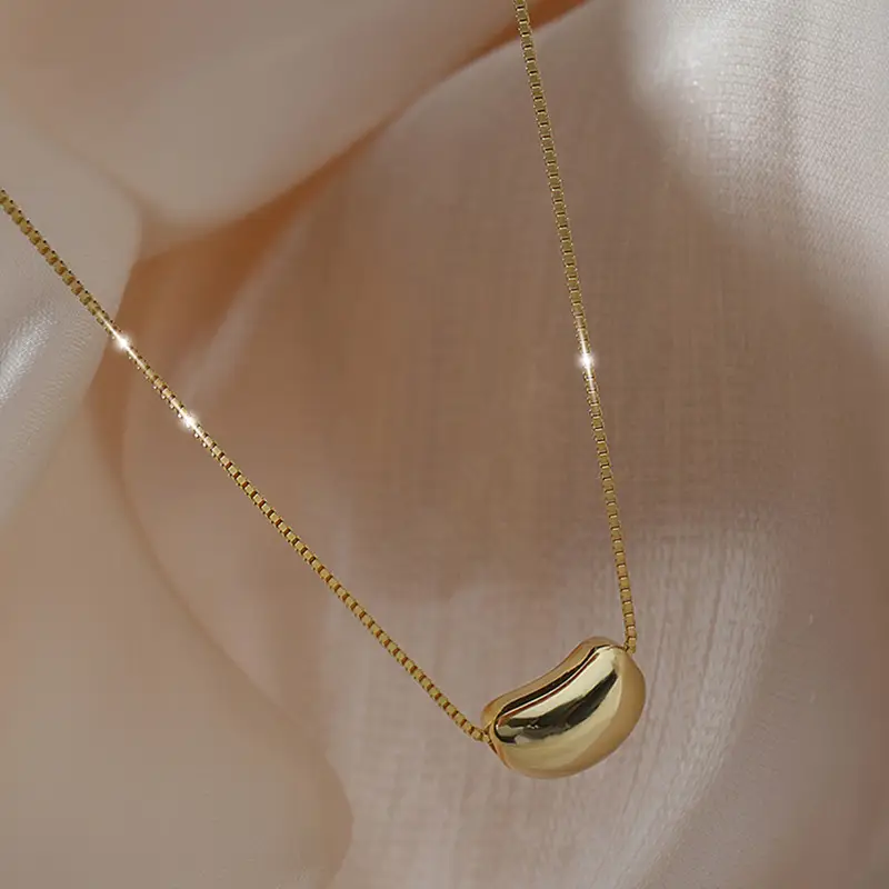 Gold Clavicle Necklace for Women, Simple & Elegant Design - Image 4