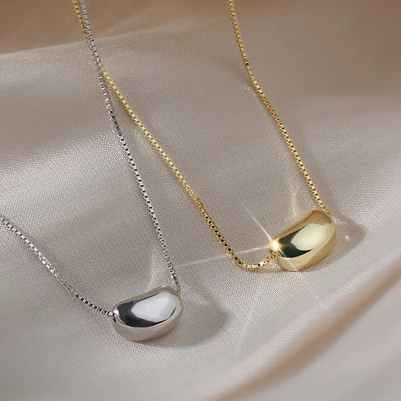 Gold Clavicle Necklace for Women, Simple & Elegant Design - Image 6
