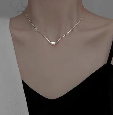 Gold Clavicle Necklace for Women, Simple & Elegant Design - Image 2