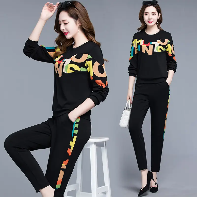 Women Black 2-Piece Sweatshirt Set with Colorful Print 2026