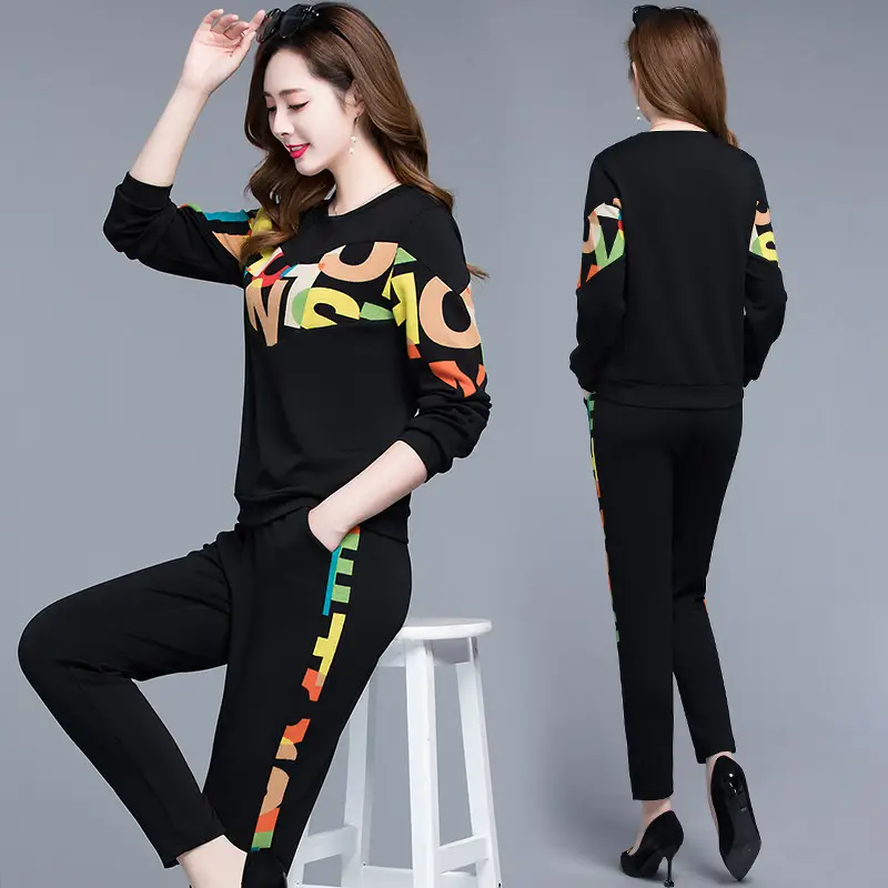 Women Black 2-Piece Sweatshirt Set with Colorful Print 2026