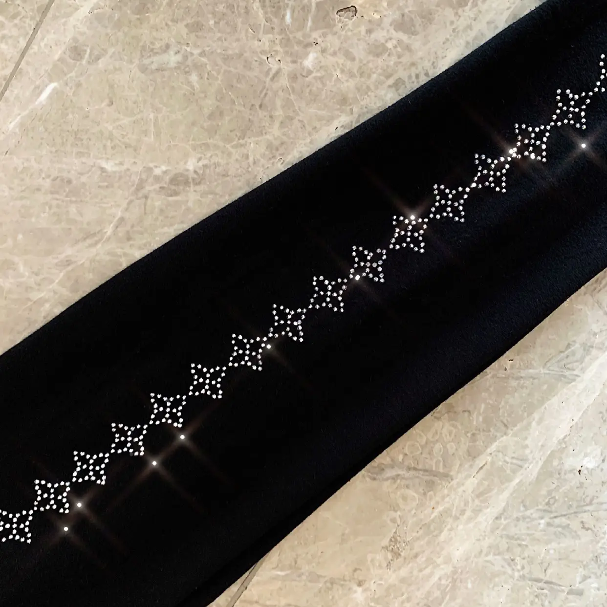 Black Slimming Leggings with Sparkle Detail - Image 6