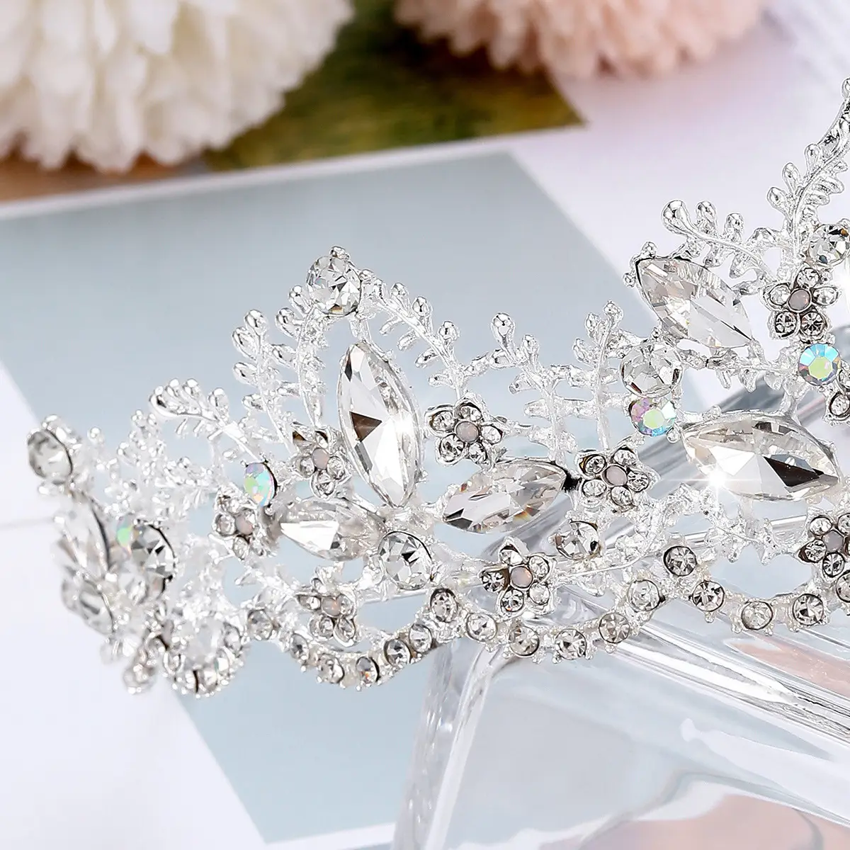 Luxury Crystal Bridal Hair Crown with Red Resin & Gold Alloy — feature 6