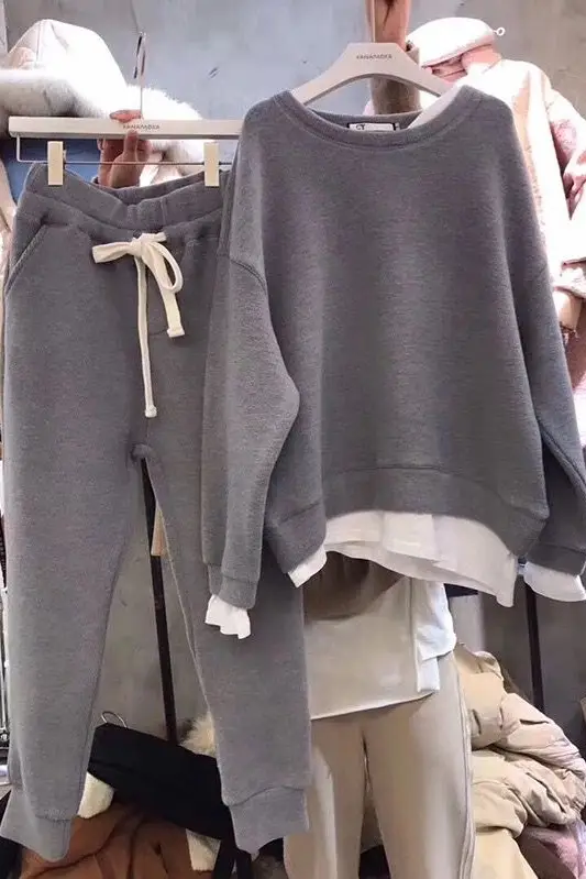 Black Sweatshirt Set for Women Loose Fit 2-Piece — feature 2