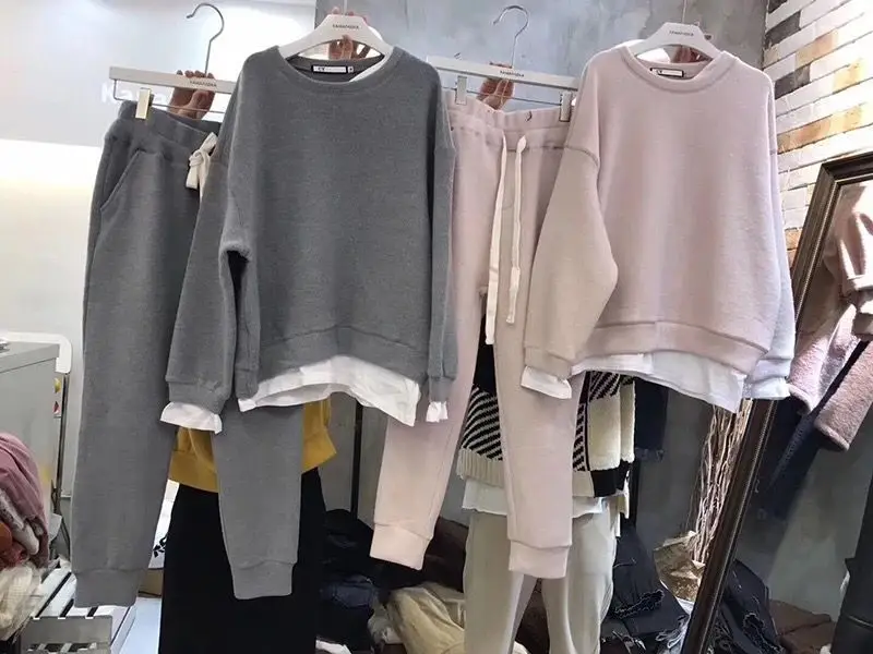 Black Sweatshirt Set for Women Loose Fit 2-Piece — feature 4