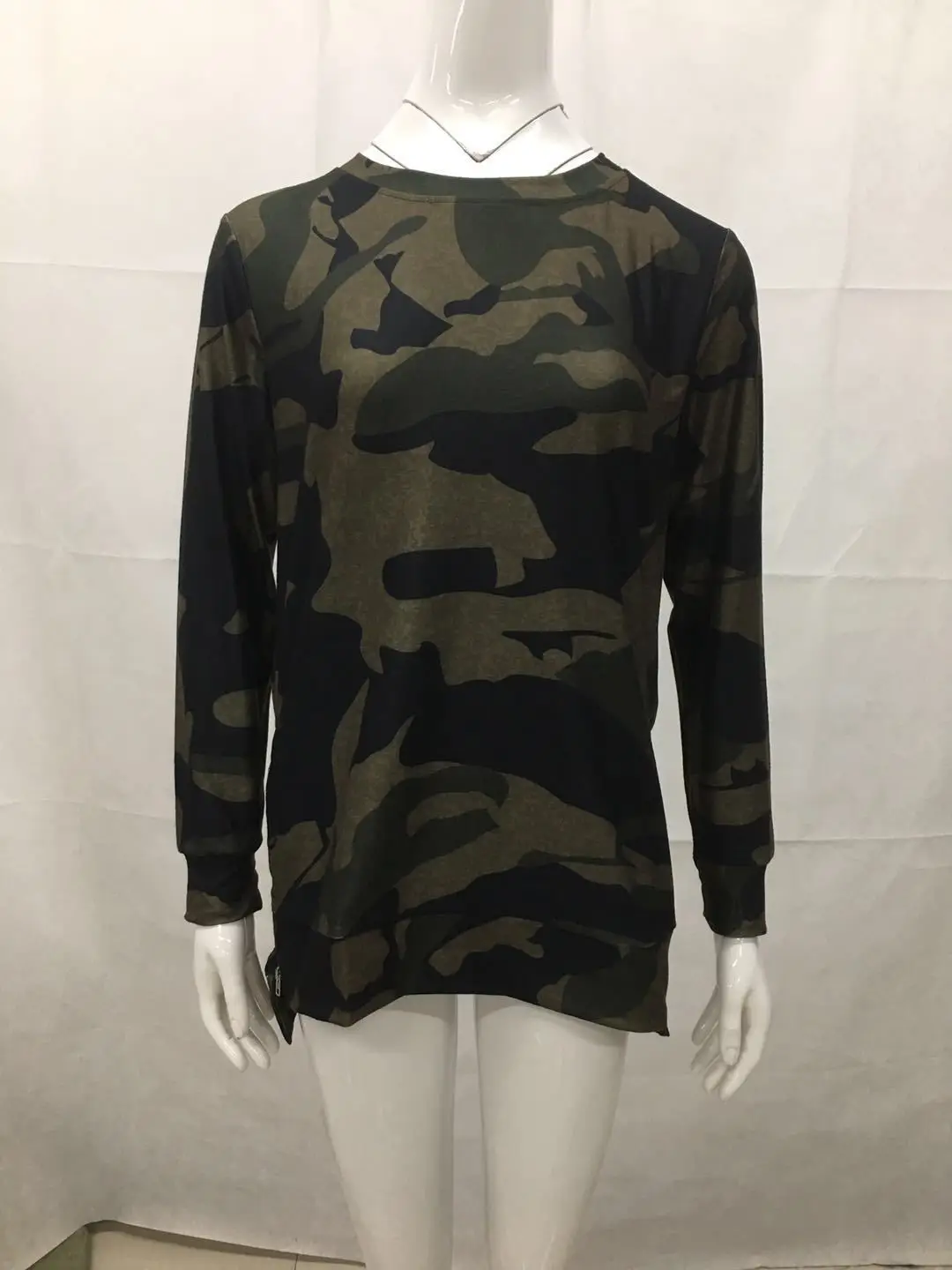 Women Leopard Print Long Sleeve T-Shirt Camo Bottom — feature 5