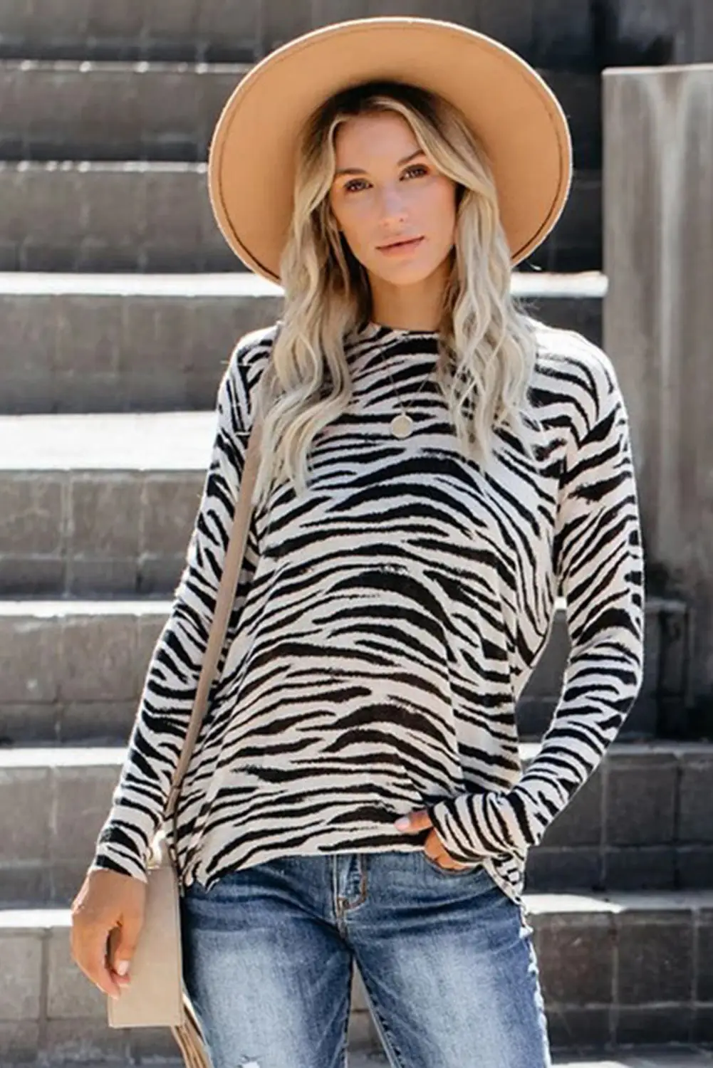 Women Leopard Print Long Sleeve T-Shirt Camo Bottom — feature 9
