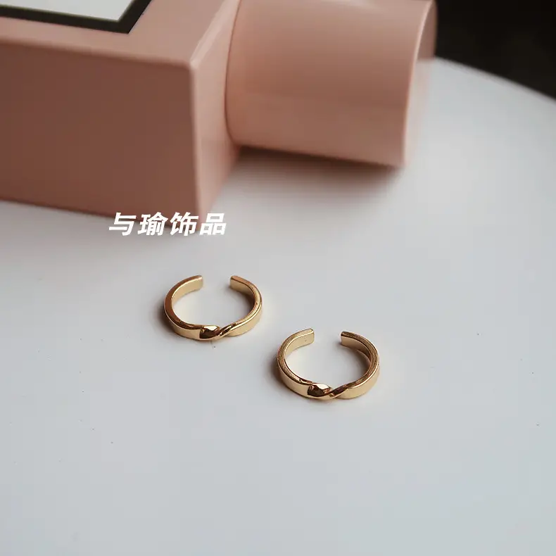 Women's Ear Bone Clip with Cold Wind Design - Image 3