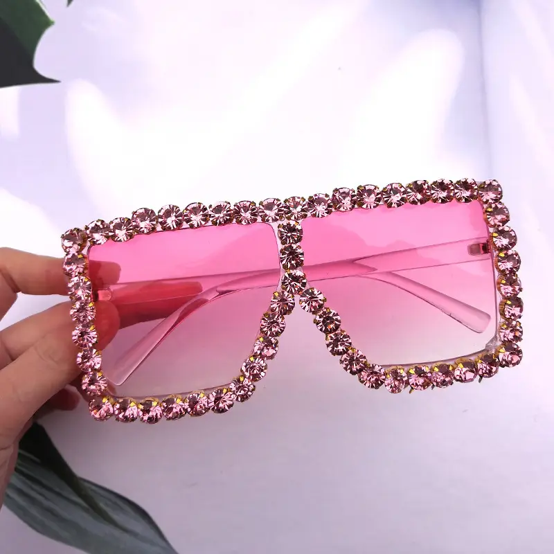 Diamond Encrusted Women Sunglasses Retro Fashion - Image 3