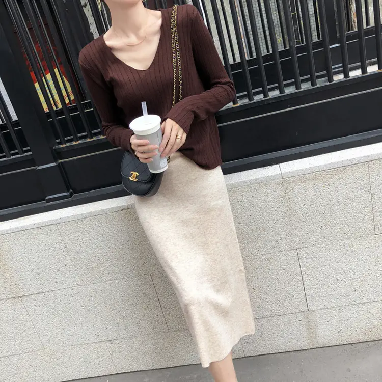 Women Low Neck Knitwear Set Black Yellow Shoulder Bag — feature 17
