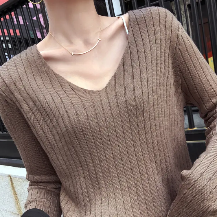 Women Low Neck Knitwear Set Black Yellow Shoulder Bag — feature 3