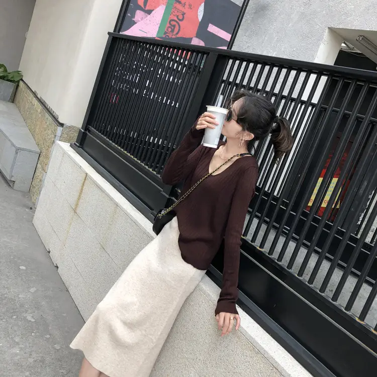 Women Low Neck Knitwear Set Black Yellow Shoulder Bag — feature 6